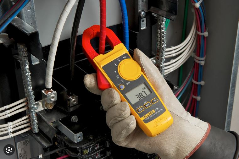 Fluke 325 True RMS Clamp Meter with TEMP 400A AC/DC