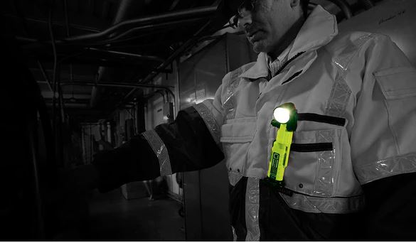 3AA FlashLight SINGLE BEAM RIGHT ANGLE