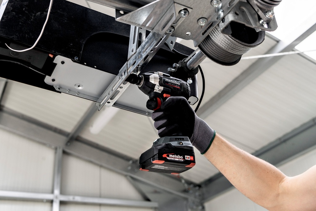 SSW 18 LT 300 BL CORDLESS IMPACT WRENCH (Bare)