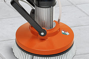 LINDA VELOCE 230V/50Hz, with Tank and PPN BRUSH 420MM 