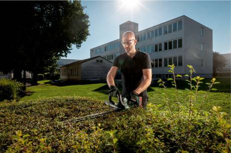 AHS 18-55 V * Cordless Hedge Trimmer 