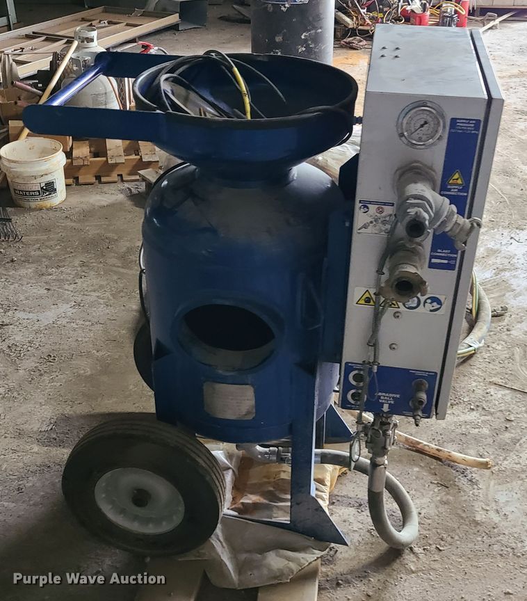 ECOQUIP 2 EQM Sand Blasting Machine