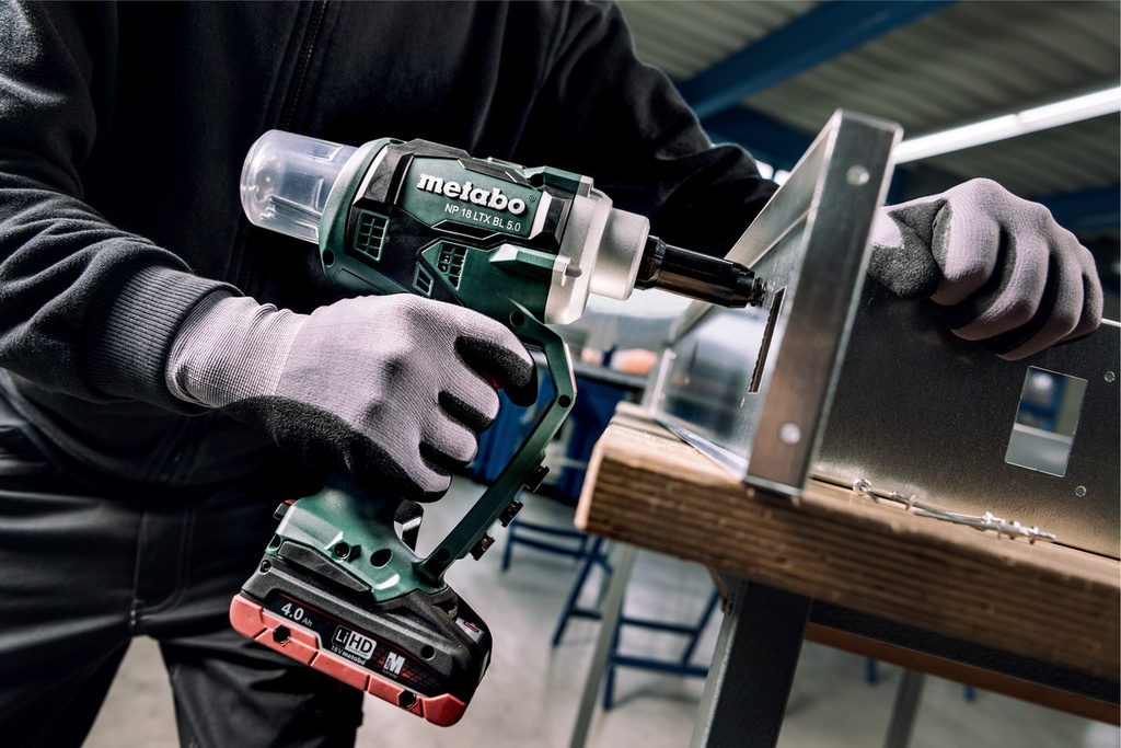 NP 18 LTX BL 5.0 Cordless Blind Rivet Gun, 18V 2x2Ah Li-ion 