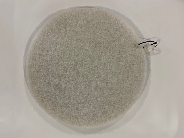 WHITE FELT (Linda)