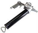Pneumatic gun for loose grease